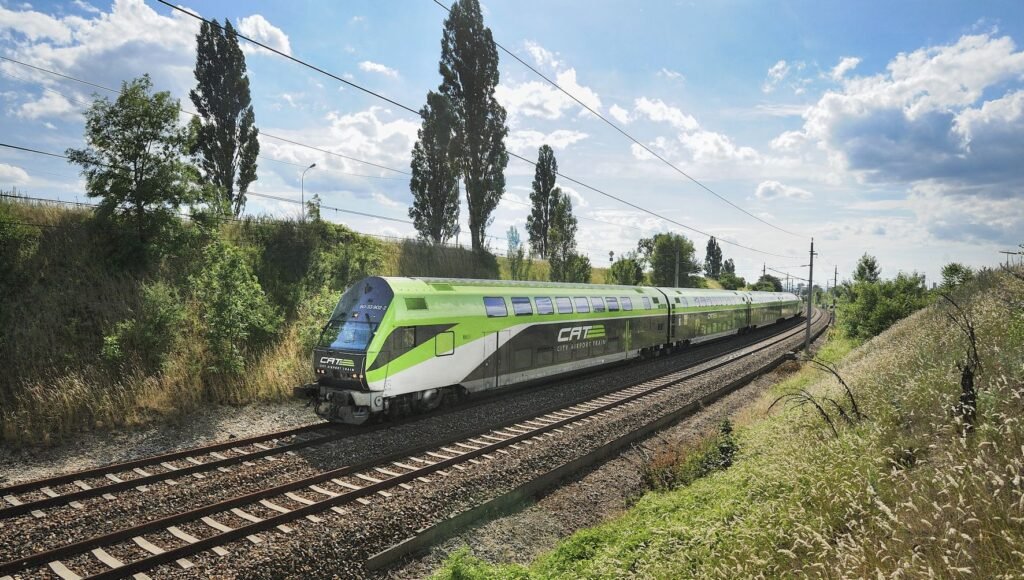 City Airport Train on open route between Vienna Mitte and Vienna Airport